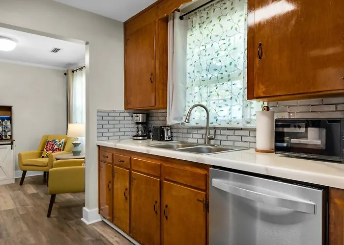 Close To Dwntwn, I10, Beaches-family-games, Park *