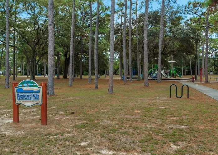 Close To Dwntwn, I10, Beaches-family-games, Park Apartment Pensacola