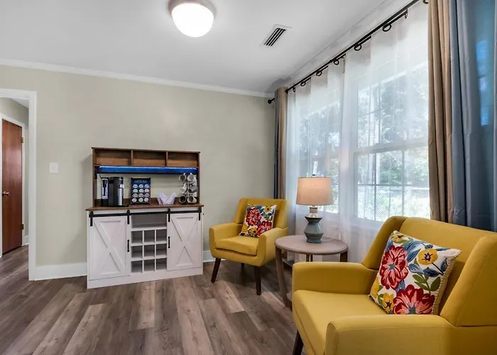 Close To Dwntwn, I10, Beaches-family-games, Park Pensacola