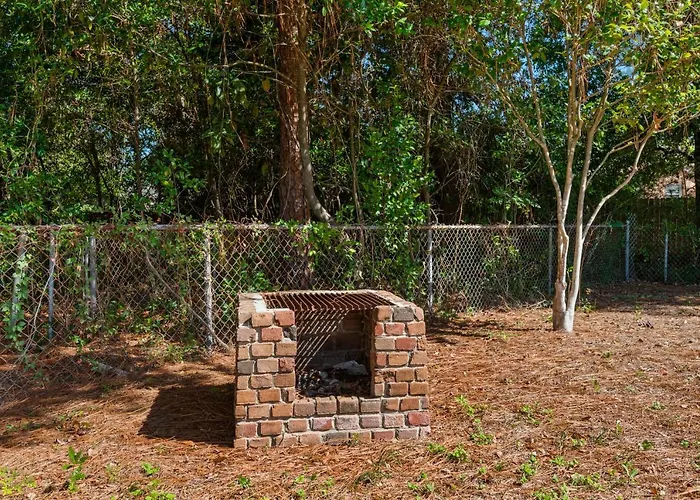 Close To Dwntwn, I10, Beaches-family-games, Park *