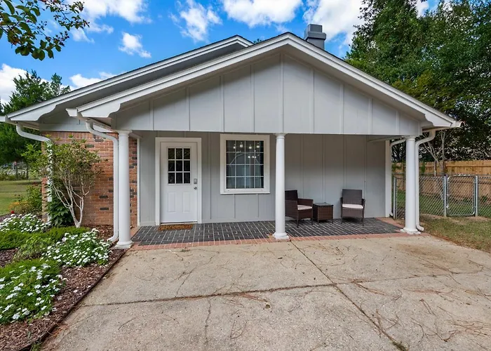 Close To Dwntwn, I10, Beaches-family-games, Park * Pensacola