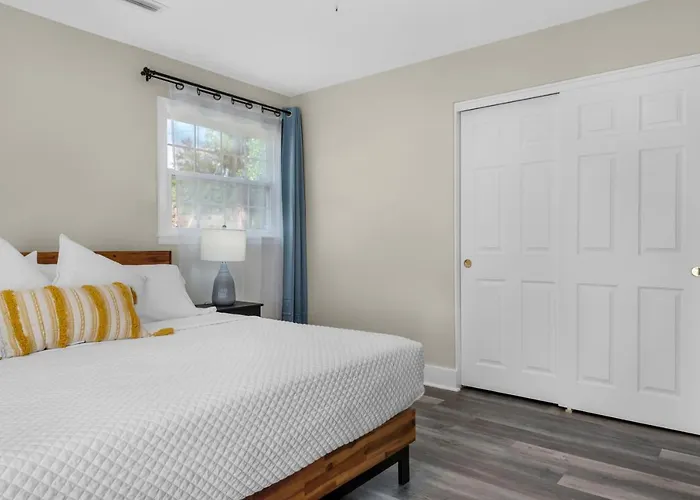 Apartment Close To Dwntwn, I10, Beaches-family-games, Park Pensacola