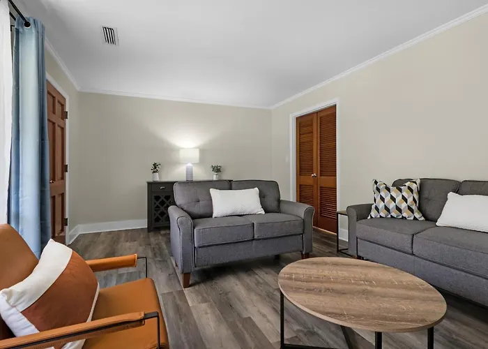 Close To Dwntwn, I10, Beaches-family-games, Park * Pensacola