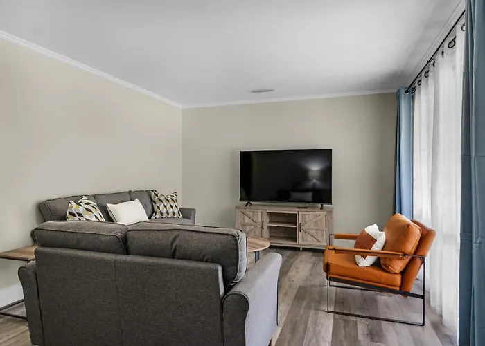 Apartment Close To Dwntwn, I10, Beaches-family-games, Park