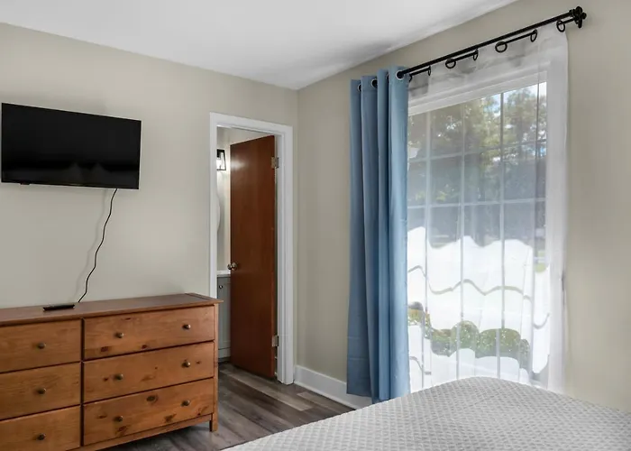 Close To Dwntwn, I10, Beaches-family-games, Park *